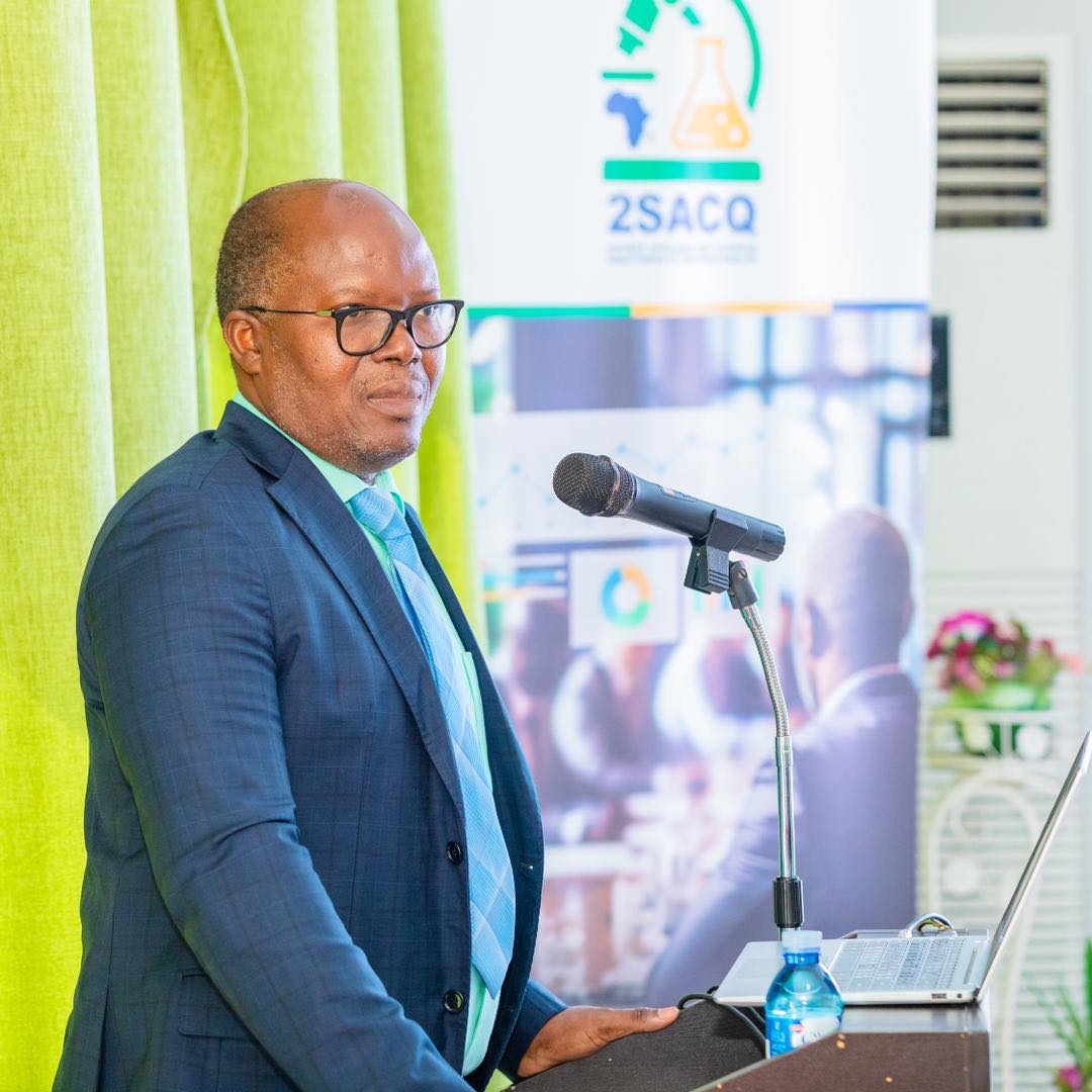 Société Africaine des Sciences Analytiques et Contrôle Qualité 2SACQ est à Université Félix Houphouët-Boigny.